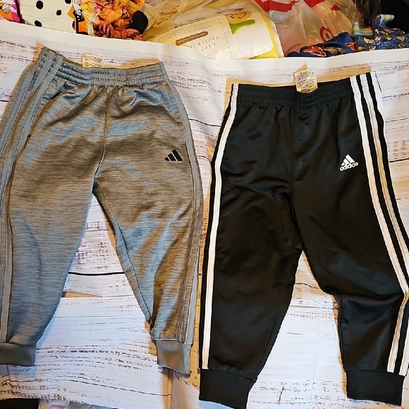 ADIDAS BOYS SIZE 4&4T 2 LOT DRI FIT PANTS GRAY PAIR FLEECE LINED EUC - Picture 1 of 10
